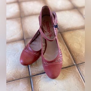 Pikolinos Rusty Red dress pumps, size 40